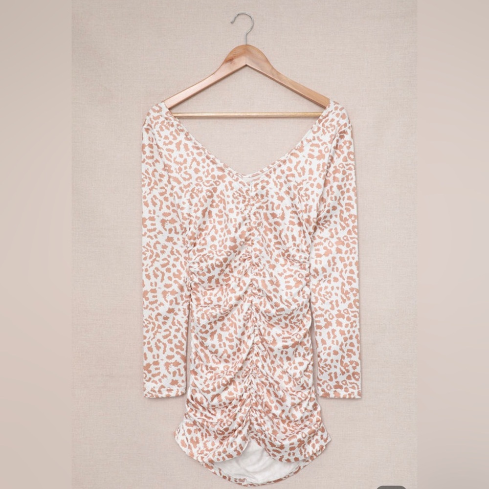V Neck Ruched Bodycon Mini Dress - Picture 6 of 8
